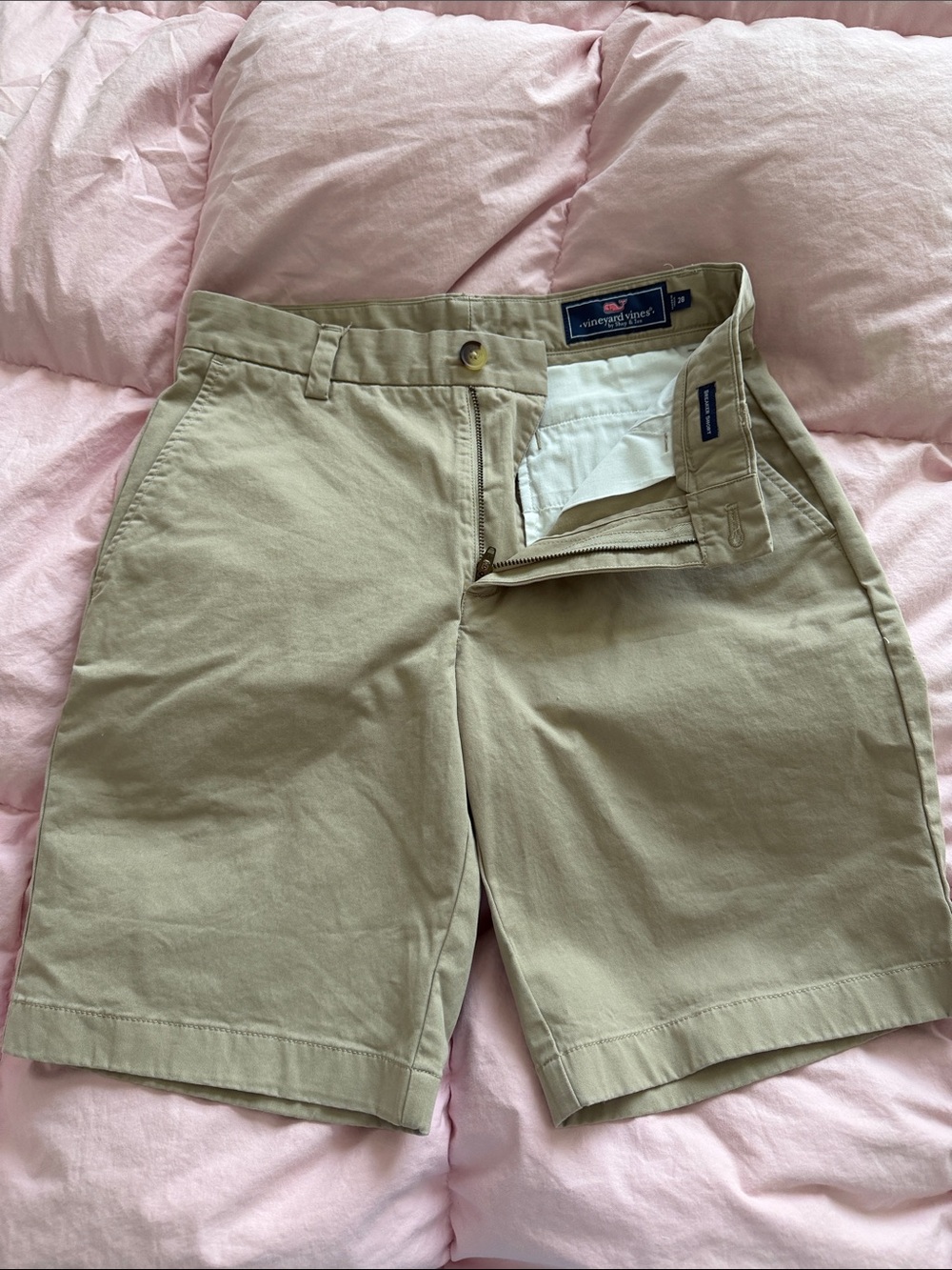 Vineyard Vines Women's Khaki Cargo Shorts